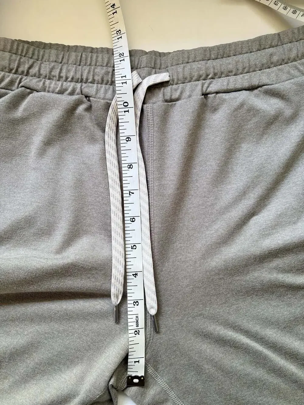 Vuori Performance Jogger Sweatpants in Olive Green Size Medium
